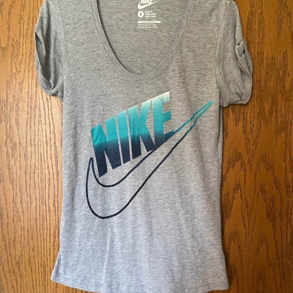 Nike Tee-Shirt ***